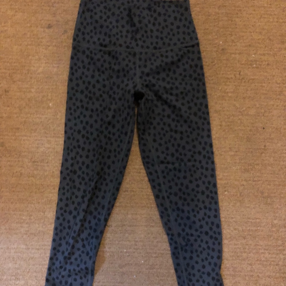 aerie cropped black and gray leggings